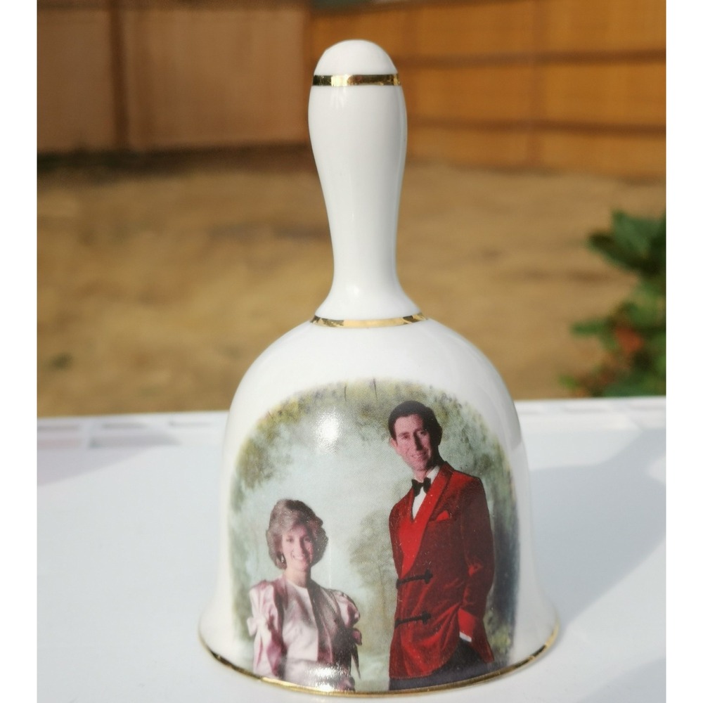 Vintage Argyle China porcelain bell with Royal Family Photo Diana And Charles